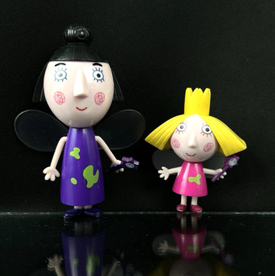 Ben and Holly's Little Kingdom Nanny Plum and Holly Messy Dresses Figure  (3390)