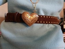WOMEN WESTERN BROWN SUEDE BELT HEART BUCKLE RIVETS S/M belt length is 42in NEW