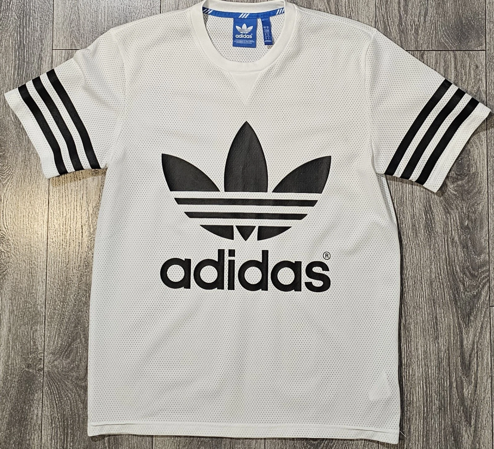 Adidas Short Sleeve Chest Logo Mesh Jersey Shirt White Athletic Men's M Striped
Opens in a new windo