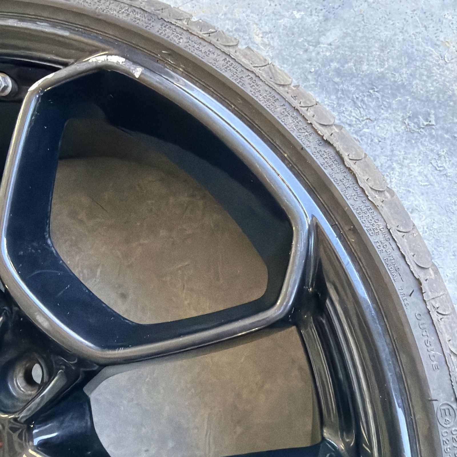Front Lamborghini Huracan OEM Wheel 20” 2016-2018 Rim 4T0601017 Original Black