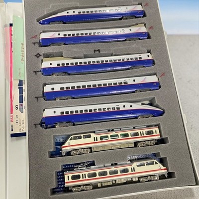 TOMIX 92074 E2 Series Shinkansen 5-Car Set & TOMIX 92024 Railway 8800 Series