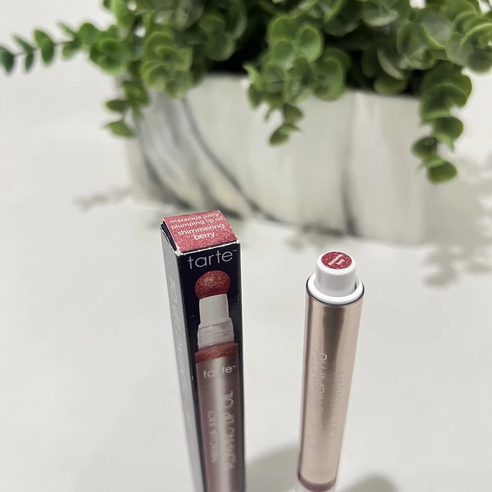 Tarte Maracuja Juicy Plumping Lip Oil - SHIMMMERING BERRY - 2.7mL/0.091FL.Oz - Image 2 of 4