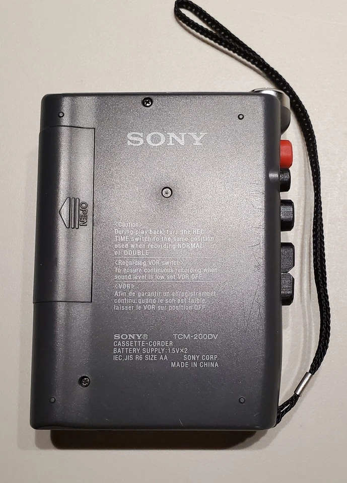 CASSETTE-GRABADORA SONY TCM200-DV GRABADORA DE MANO PARA PIEZAS CASETE TAMAÑO COMPLETO Foto 2 de 4