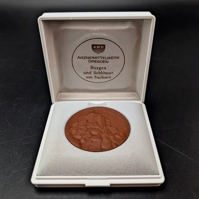 Meissen Medaille Böttgersteinzeug Prof. Dr. Hermann Kolbe & Schloss Kriebstein