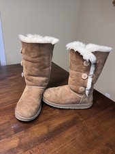 Ugg boots triple button fur lined big kids size 3 women  s 5 brown