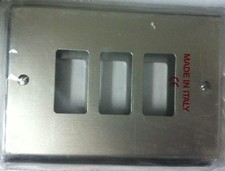 Placca Anodizzata con 3 fori per serie "MAGIC" bticino (2003)