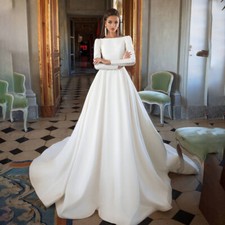 Exquisite ivory Long sleeve Satin Wedding Dresses Backless Princess Bridal Grown
