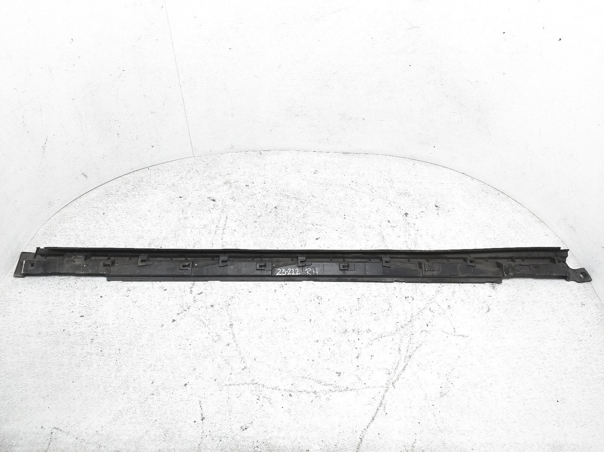 2016-2023 Mazda Cx-9 Passenger Rocker Molding Stay Bracket - Tk48