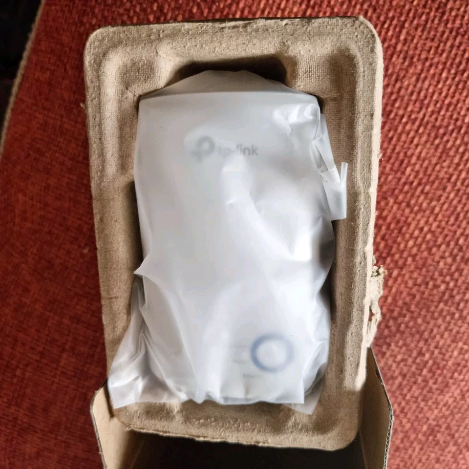 TP-Link TL-WA850RE 300Mbps Universal Wall Plug Range Extender/Booster High Speed - Image 2 of 4