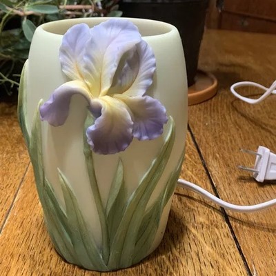 Iris And Orchid Design light  EUC Must Have For You Home Gorgeous Iris Flower