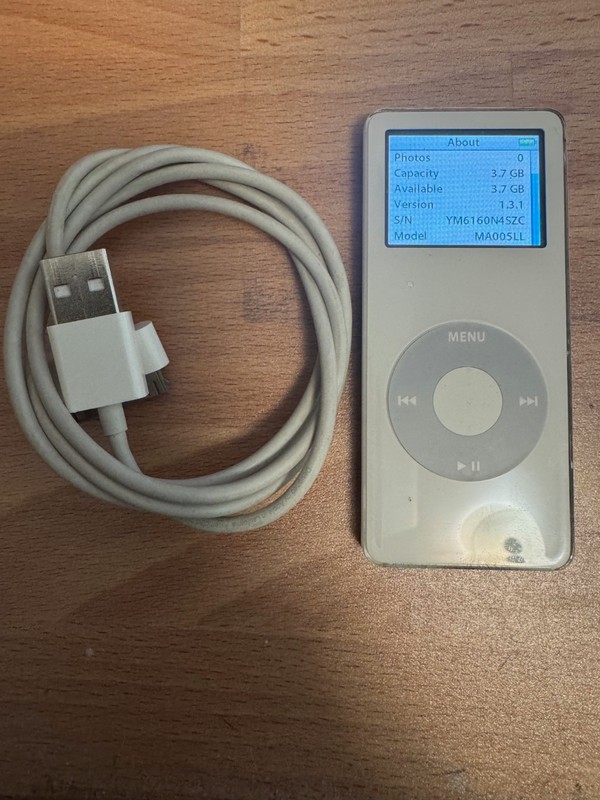 Apple iPod Nano 1st gen, white 3.7GB