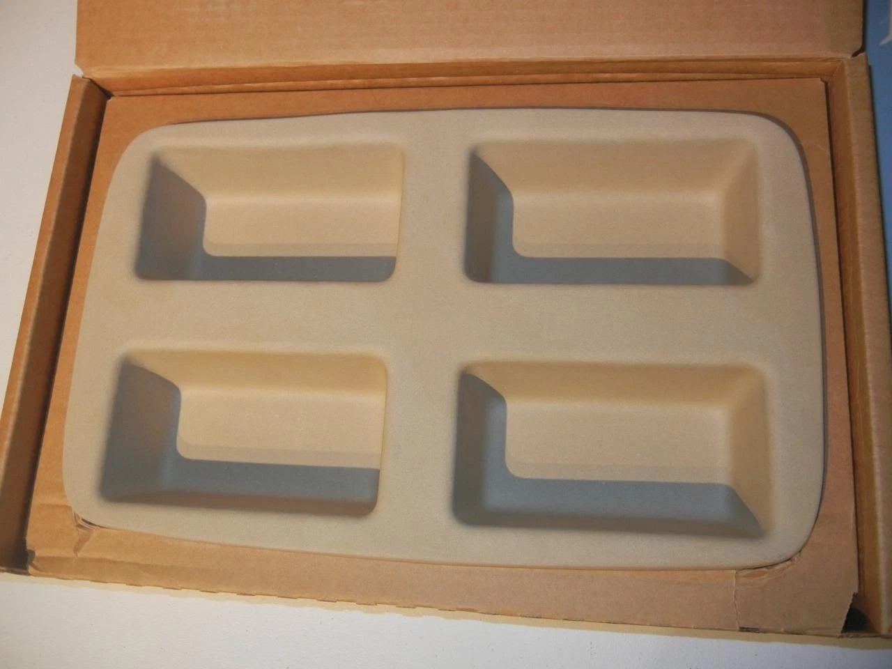 NIB. Pampered Chef Mini Loaf Pan Stoneware 1418 15" x 9.5" x 2" Family Heritage
