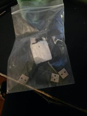 3 HTC Vive 3.0 Tracker and Vivepro Steam Vr 2.0 Base Stations Two