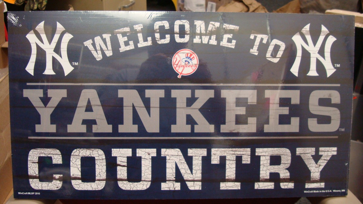 NEW YORK YANKEES WELCOME TO YANKEES COUNTRY WOOD SIGN 13