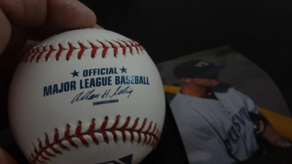 BÉISBOL AUTOGRAFIADO DE DREW STUBB Foto 4 de 4