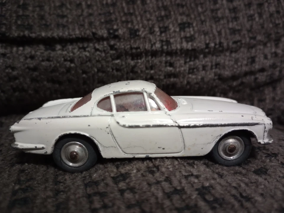 Coche de juguete fundido a presión vintage Corgi Toys Volvo P 1800 Gran Bretaña  Foto 3 de 4