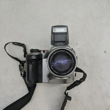 OLYMPUS D-500L 850K PIXELS 3X ZOOM DIGITAL FLASH CAMERA For Parts