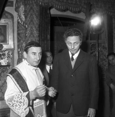 Italian director Dino Risi and Italian actor Renato Rascel 1957 OLD PHOTO