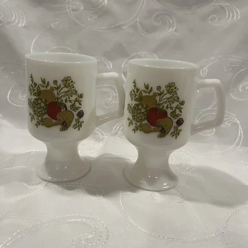 Set Of 2 Vintage Corningware Spice Of Life White Milk Glass Pedestal Mugs