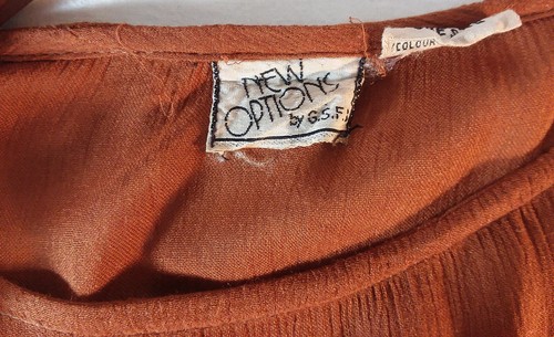 LIGHT WEIGHT GAUZE LIKE WOMEN'S TOP 100% RAYON, RELAXED FIT SEE MEASUREMENTS - Picture 3 of 3