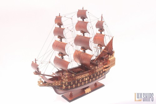 Sovereign of the Seas 1637 Model Ship - Padouk Wood - Picture 3 of 24