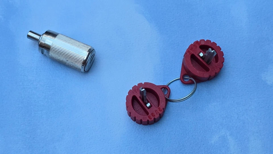 Skoda original spare part key cylinder towbar hitch repair kit - Image 2 of 4