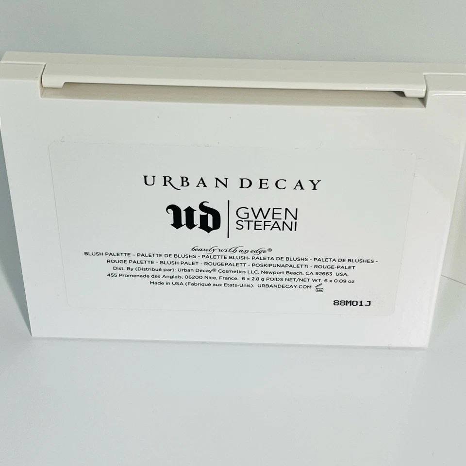 Urban Decay Gwen Stefani Blush Palette Limited Edition Blush Bronzer Highlighter - Image 4 of 4