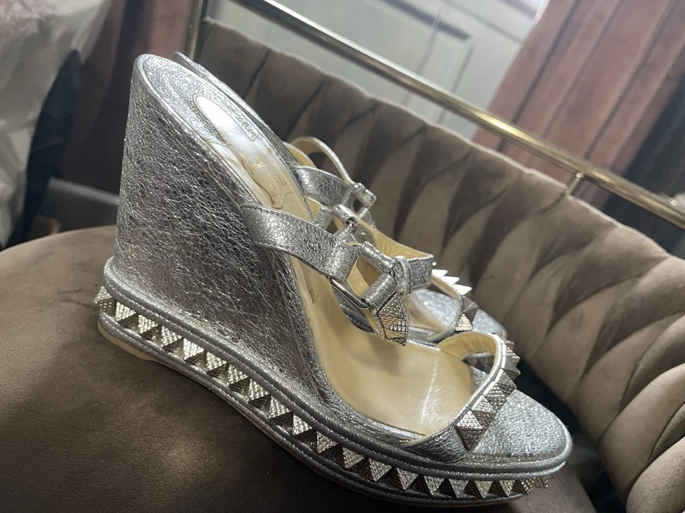 NUEVO EN CAJA Christian Louboutin PYRACLOU Brillo Alpargata Cuña Sandalia Plateada 40EU/10 Foto 4 de 4