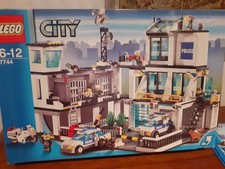 LEGO  CITY  7744 Caserma Di Polizia  Anno 2008  Usato  Con Istruzioni