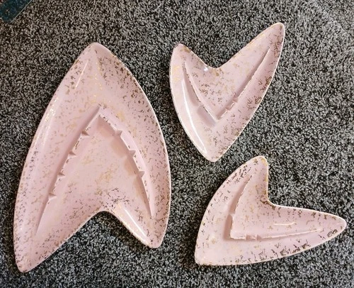 Shawnee Pottery USA MCM Atomic Cosmic Boomerang Ashtrays  Pink and Gold HUGE!