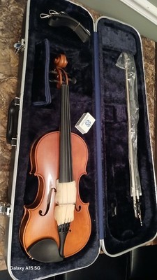 Eastman VA100 Samuel Eastman 14 Inch Viola with Case, 2011