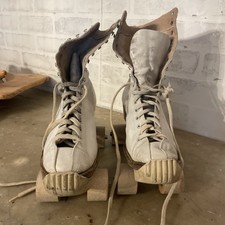 1950s Vintage Hyde Leather Roller Skates Chicago Wood Wheels Size 7