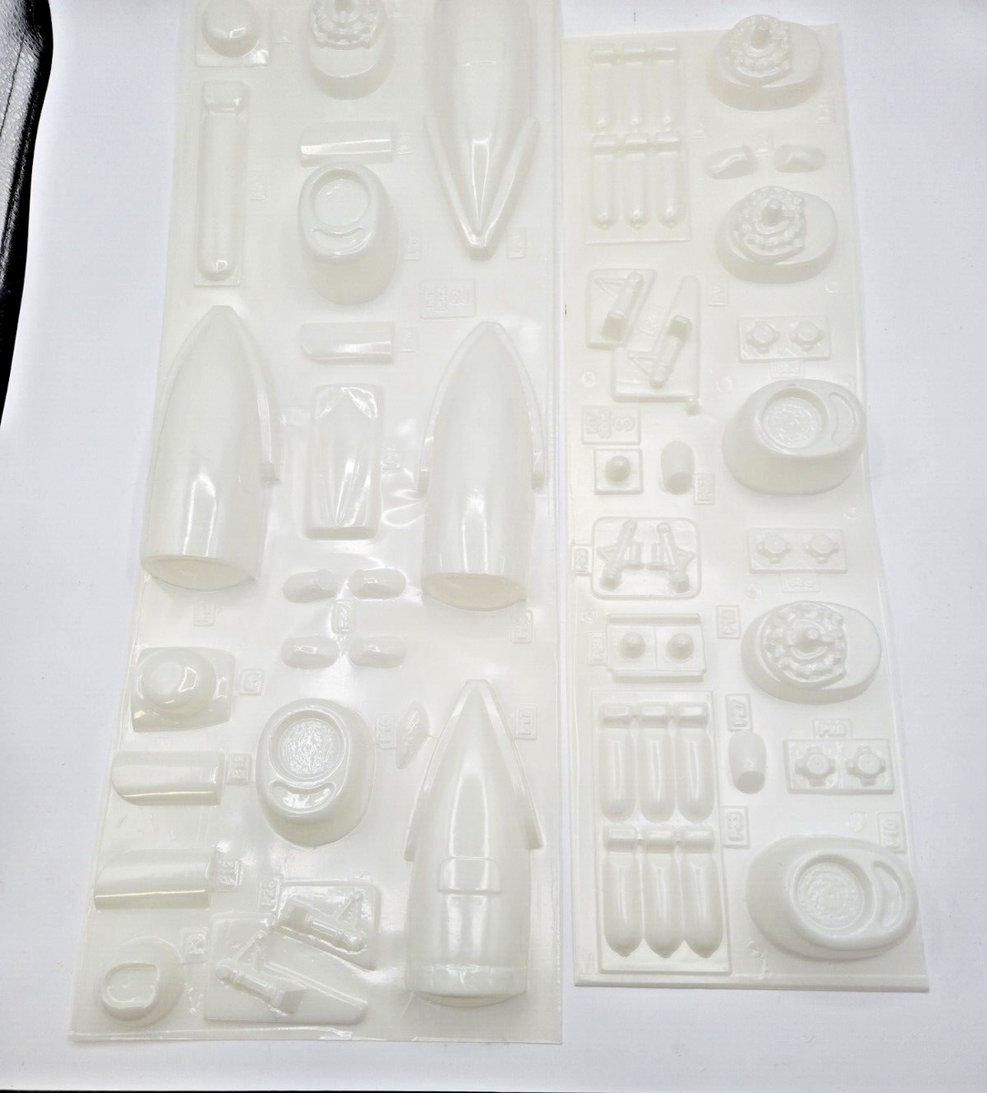 Guillows Kit 2005 The Enola Gay B-29 Superfortress Balsa Model Kit