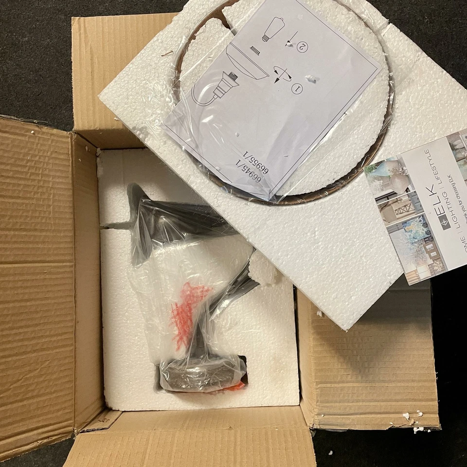 Aplique de pared ELK Lighting 66945/1 casa de campo urbana rústica, bronce claro (10 x 10 x 14) Foto 2 de 3