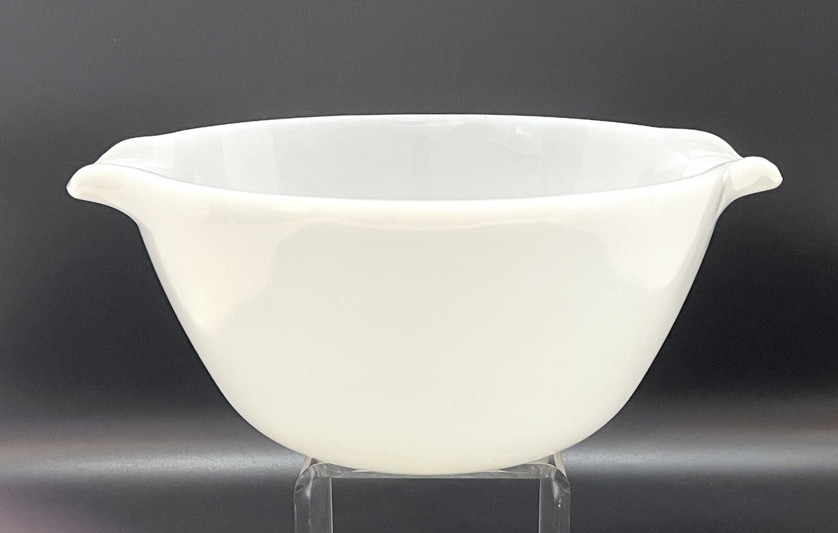 Vintage Anchor Hocking Fire King White Nesting Mixing Bowls