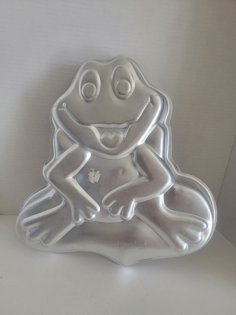 1979 Wilton Metal Frog Cake Pan Contoured Baking Accessory