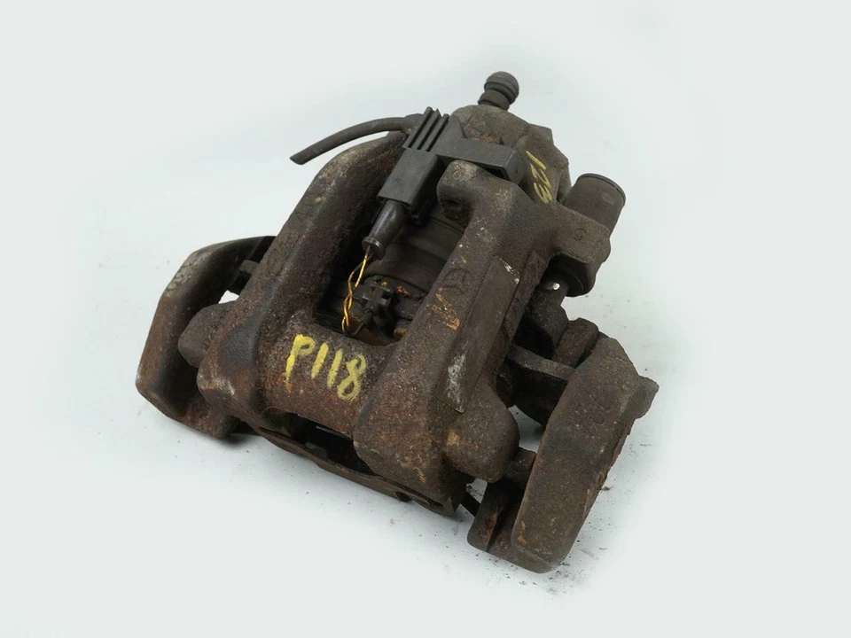 Parada de freno pinza Mercedes Benz Clase R W251 R350 2007-2013 con pastillas trasera derecha Foto 3 de 4