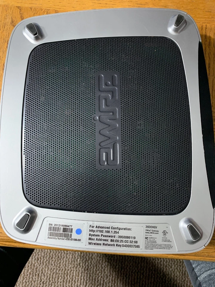 2Wire 3600HGV-B 54 Mbps 4-Port 10/100 Wireless G Router - Image 3 of 4