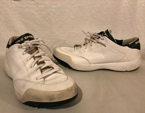 in and out tennis shoes