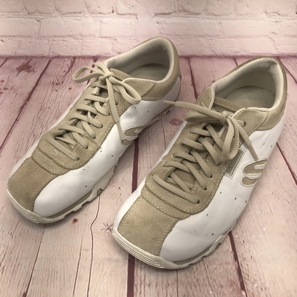 Skechers tan shop sneakers