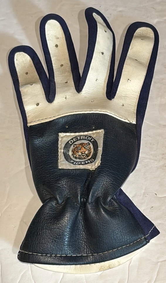 Lote De Colección Detroit Tigers Milk America’s Health Kick Youth Riñonera/3 Guantes Foto 4 de 4
