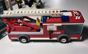 LEGO CITY: Fire Station (7208)