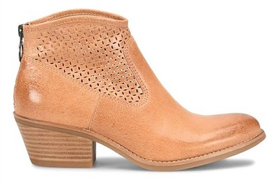 Sofft Women's Aisley Perf Bootie Apricot Tan