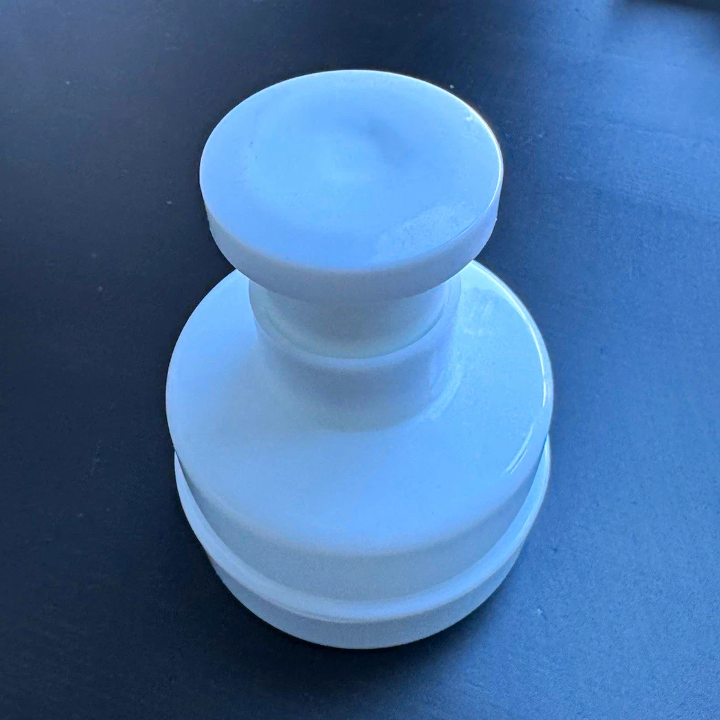 Prensa para hamburguesas de plástico blanco única pequeña base extraíble antiadherente de 15 cm