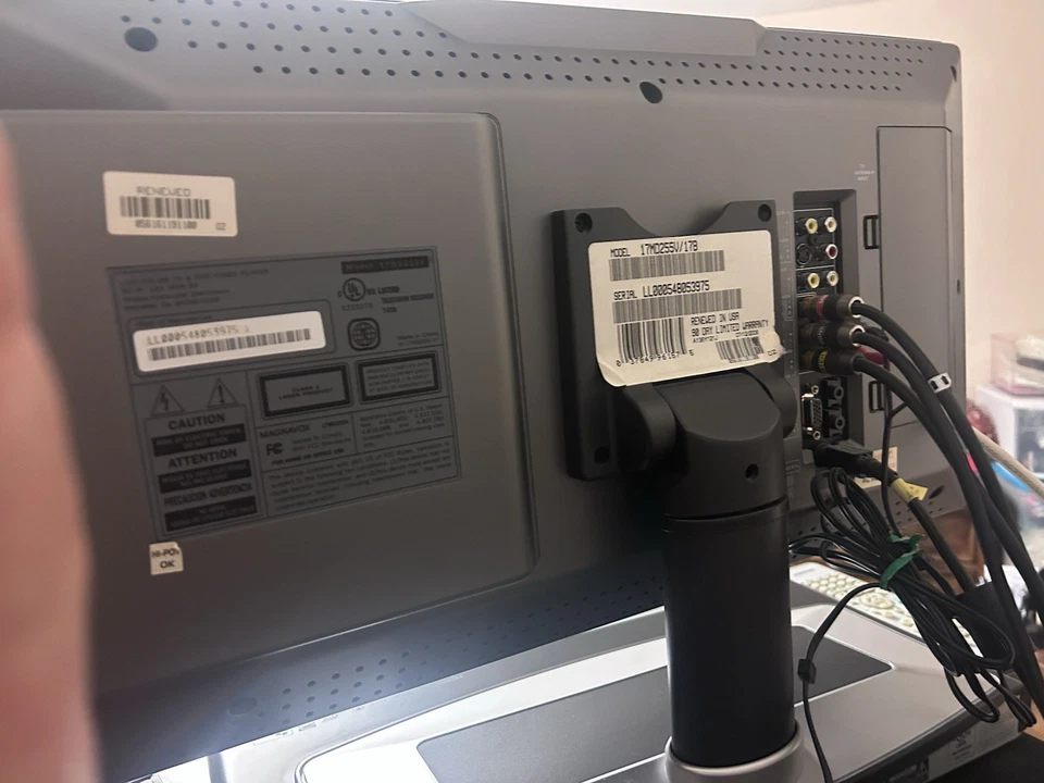 Magnavox 17MD255V 17" 720p HD LCD Television - Image 3 of 3