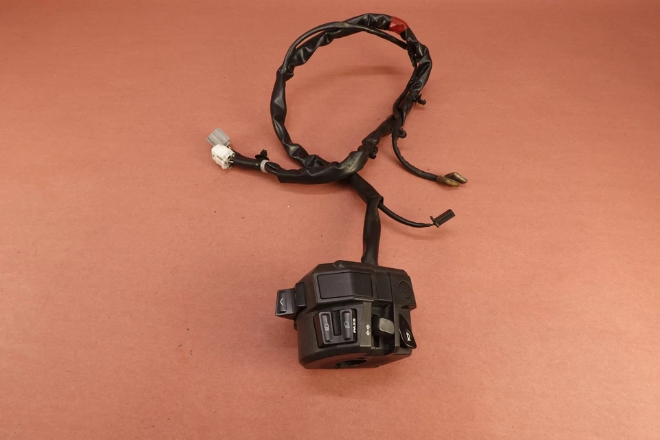 2015 15-16 Yamaha FJ09 FJ 09 Left Hand Control Switch Turn Signal - Image 3 of 4