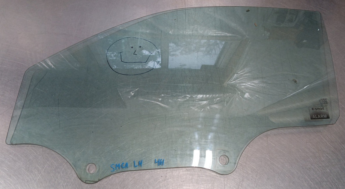 SMART FOR TWO 2009 BRABUS LEFT HAND BLUE MOVABLE WINDOW GLASS 0004286V013CD6A00
