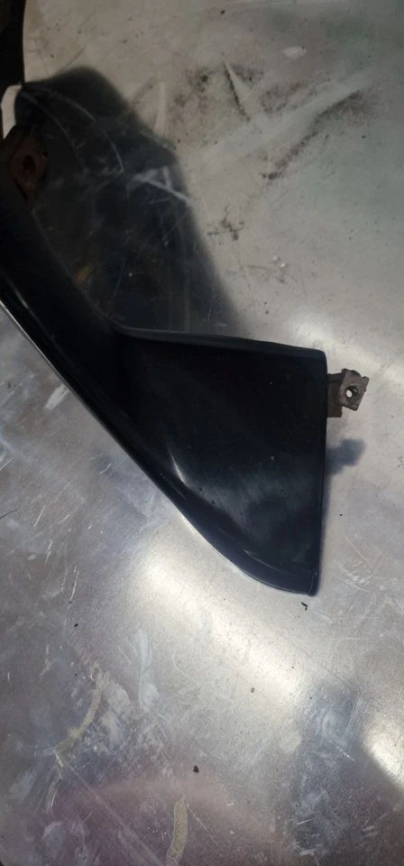 Правый средний обтекатель Triumph Sprint St 955i Aston зеленый 1998 - 2004 - Изображение 4 из 4