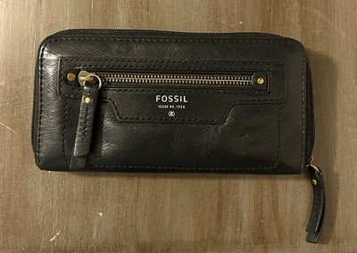 Fossil Black Women s Zip-Around Wallet Wristlet Strap Purple Interior Logo
