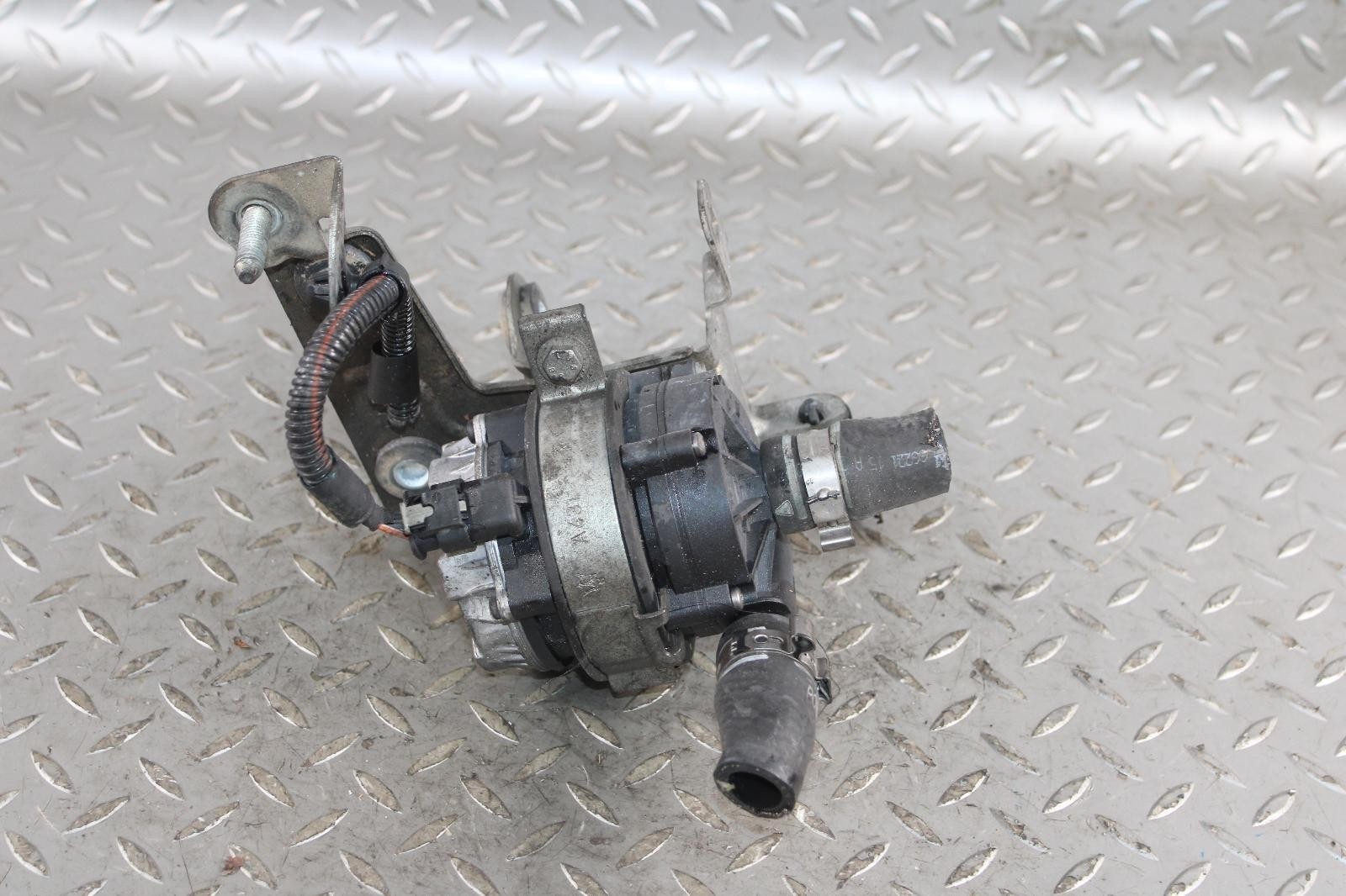Maserati Ghibli 2014-2019 Auxiliary water pump